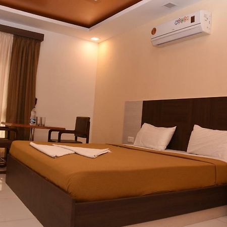 Park Beach Resort Ченнаї Екстер'єр фото