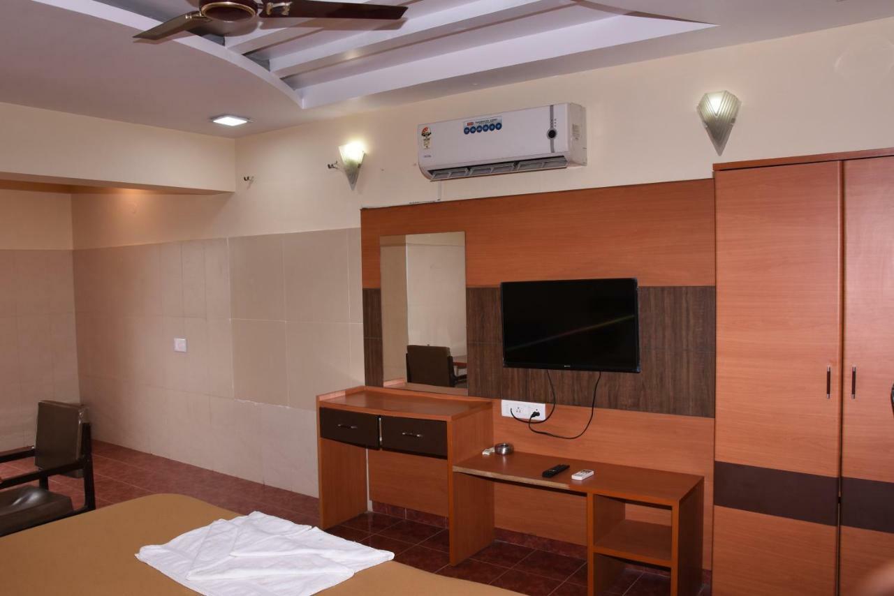 Park Beach Resort Ченнаї Екстер'єр фото